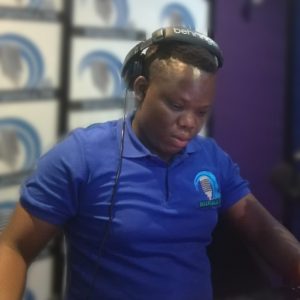 IN HIS PRESENCE 22:00 – 02:00